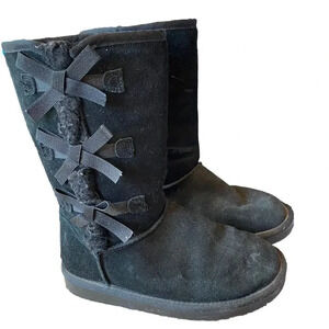 KOOLABURRA By UGGS VICTORIA High Black SHEARLING BOOTS Bow Detail Girl-Women’s 3